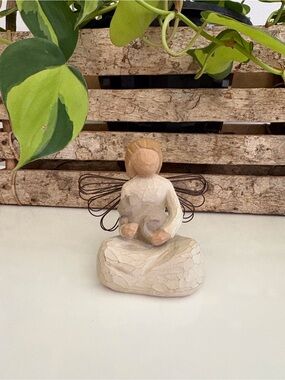 Demdaco Willow Tree "Angel of Kindness" Figurine!